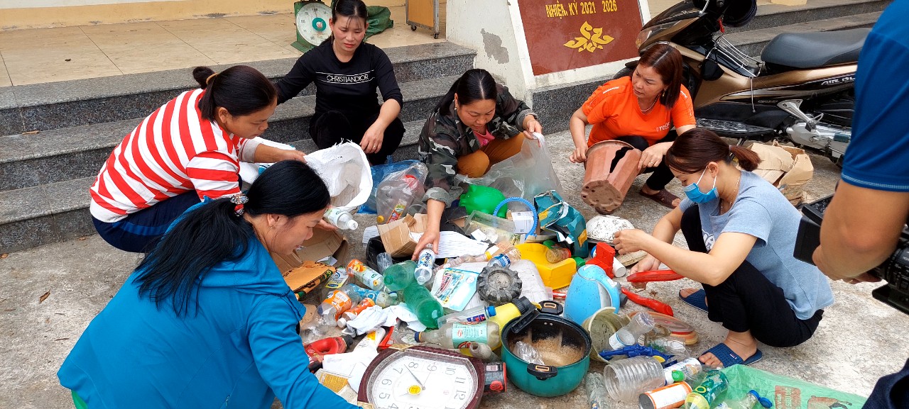 Mô hình “Phân loại rác tại nhà, biến rác thải thành tiền”